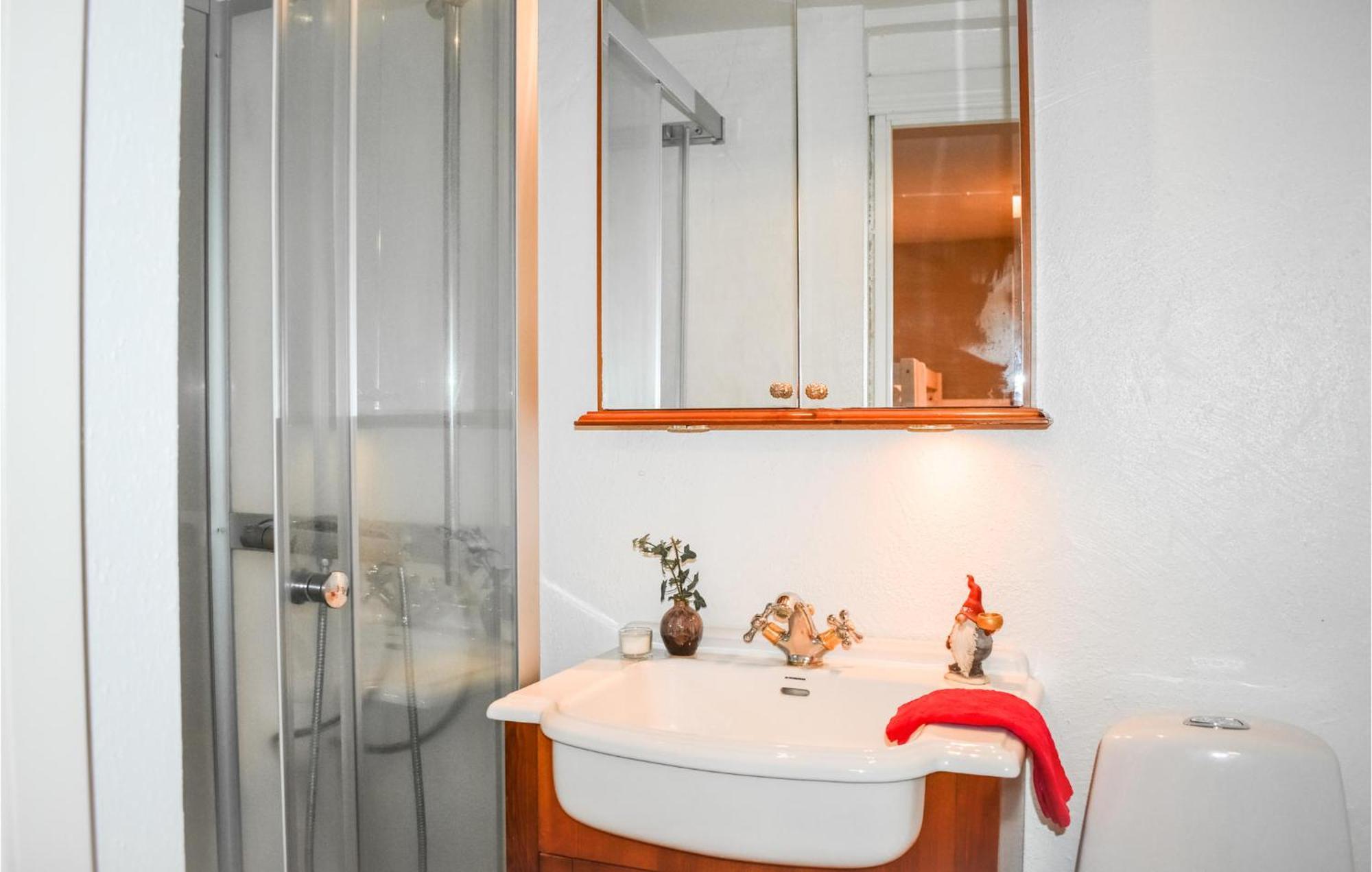 1 Bedroom Amazing Apartment In Ystad Exteriör bild