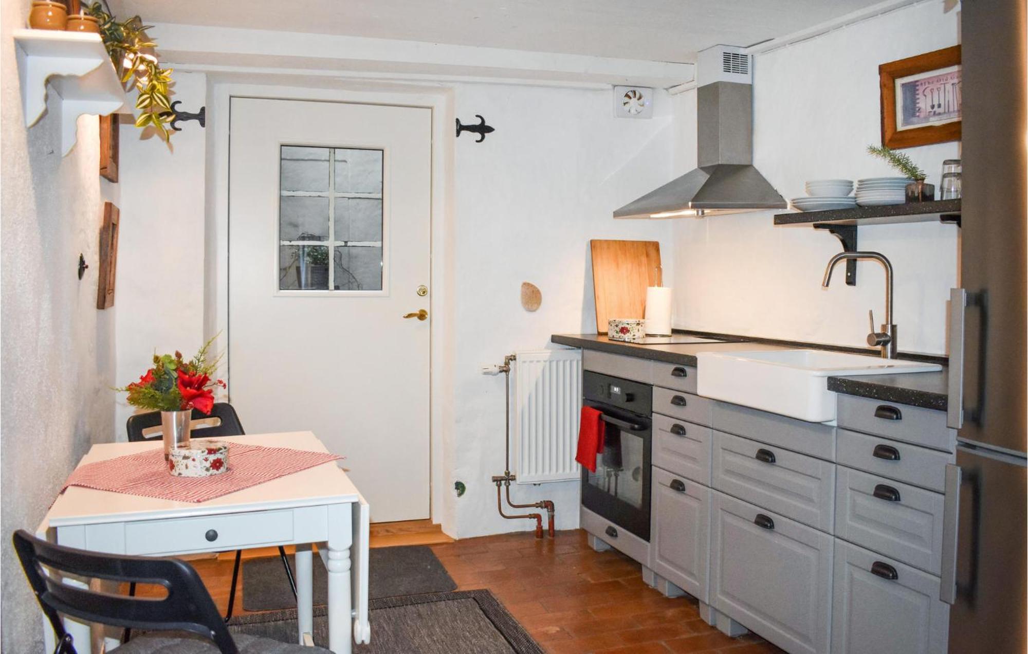 1 Bedroom Amazing Apartment In Ystad Exteriör bild